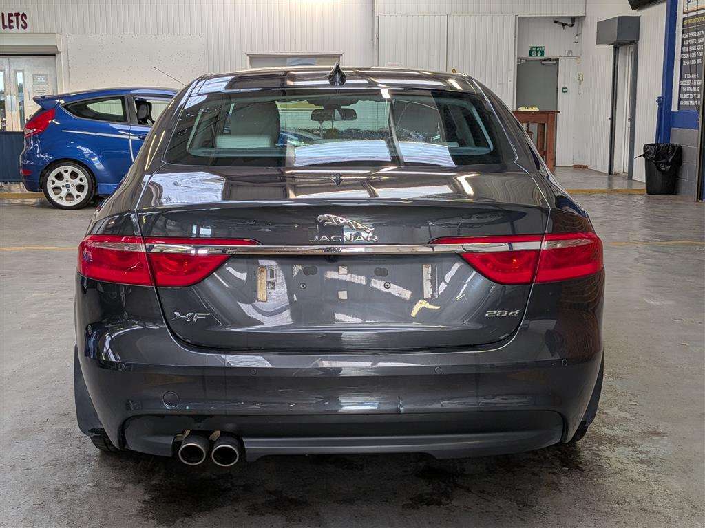 <p>2017 JAGUAR XF PORTFOLIO D AUTO</p>