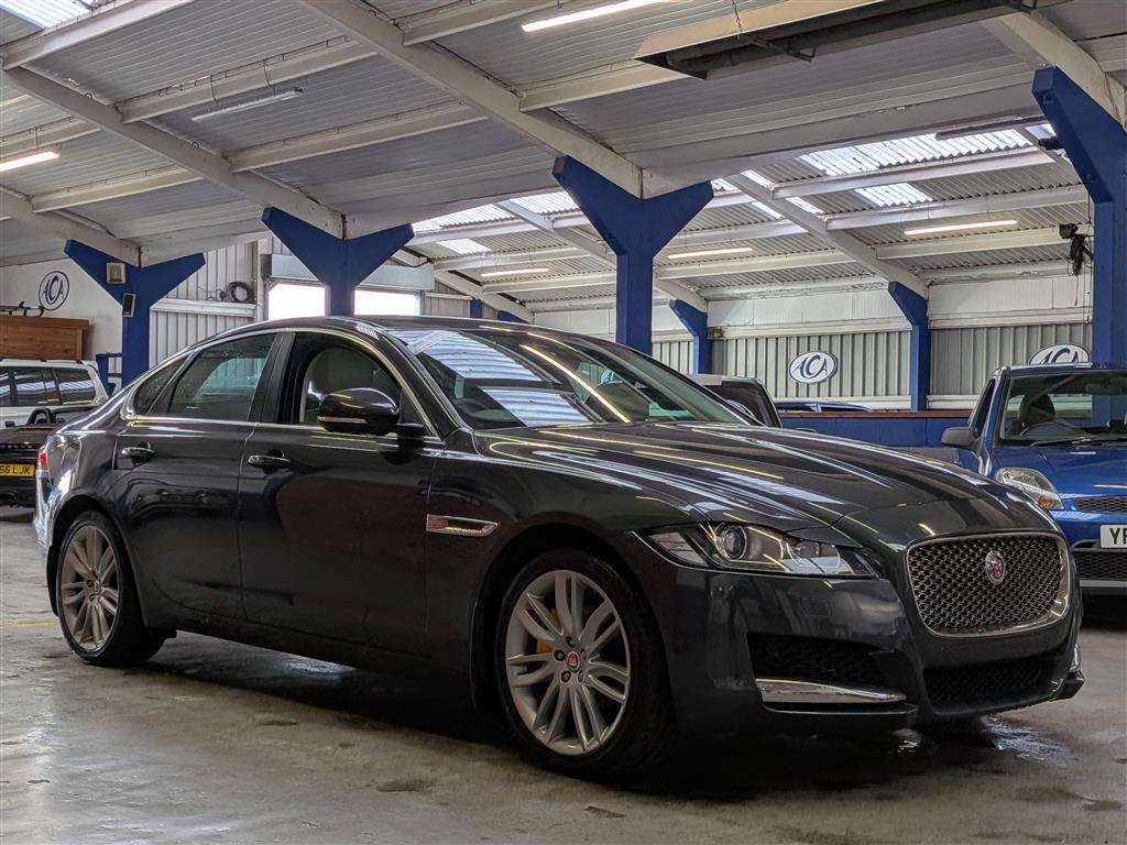 <p>2017 JAGUAR XF PORTFOLIO D AUTO</p>
