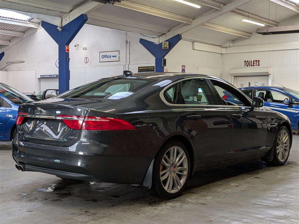 <p>2017 JAGUAR XF PORTFOLIO D AUTO</p>