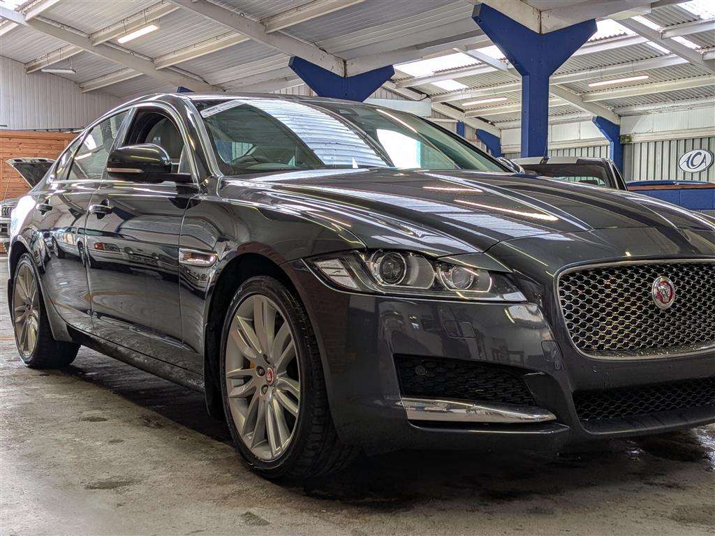 <p>2017 JAGUAR XF PORTFOLIO D AUTO</p>