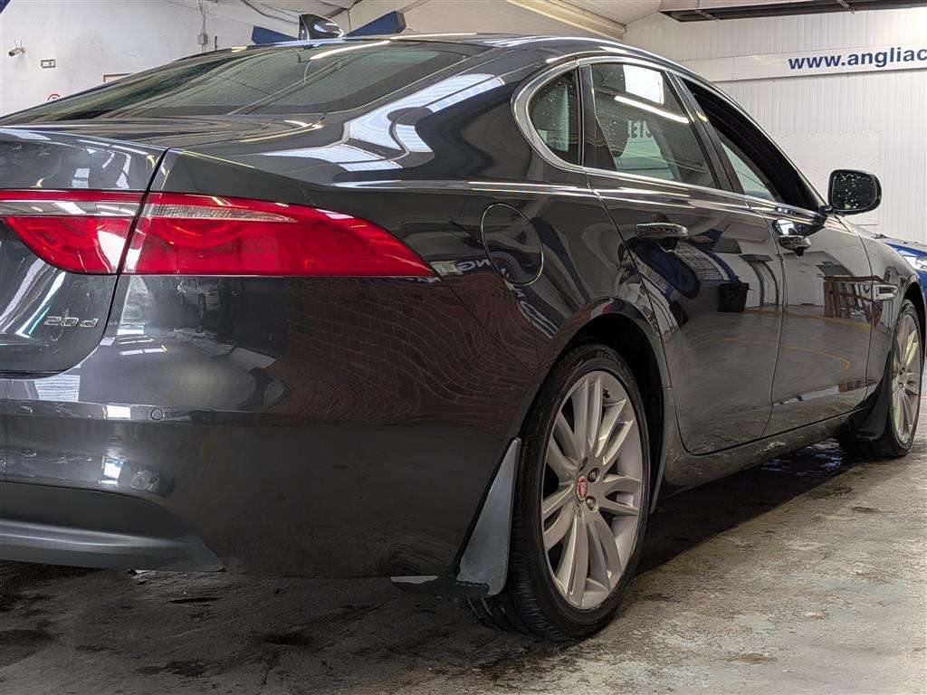 <p>2017 JAGUAR XF PORTFOLIO D AUTO</p>