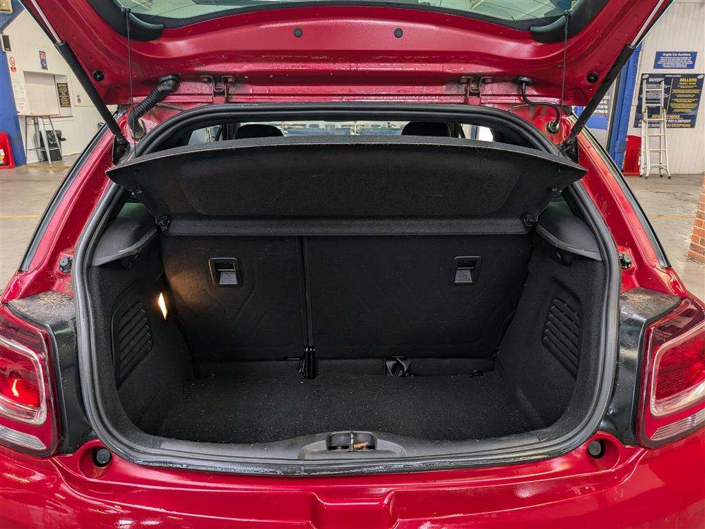 <p>2014 CITROEN DS3 DSTYLE E-HDI</p>