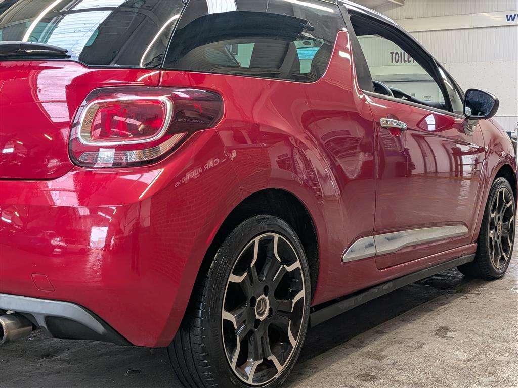 <p>2014 CITROEN DS3 DSTYLE E-HDI</p>