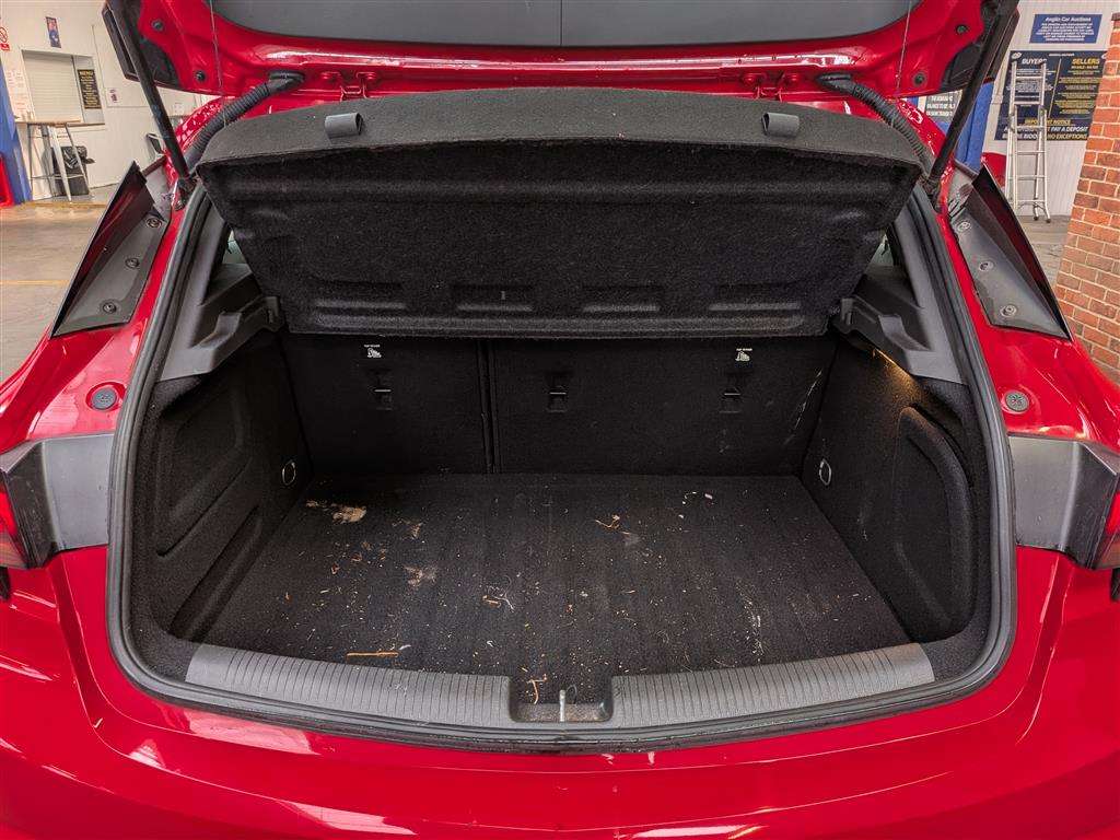 <p>2017 VAUXHALL ASTRA SRI NAV</p>
