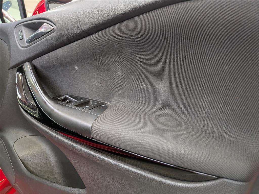 <p>2017 VAUXHALL ASTRA SRI NAV</p>