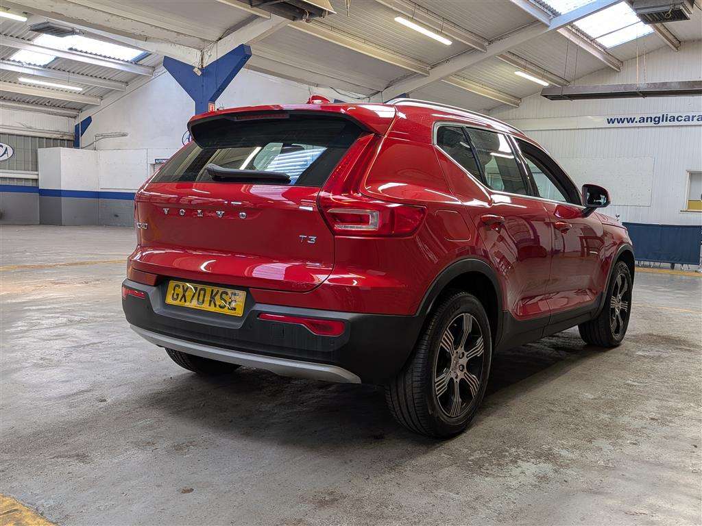 <p>2020 VOLVO XC40 INSCRIPTION T3</p>