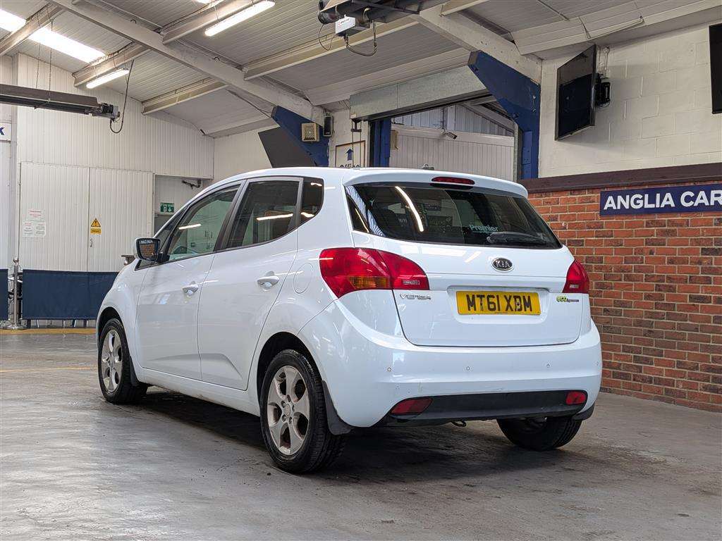 <p>2011 KIA VENGA 3 ECODYNAMICS CRDI</p>