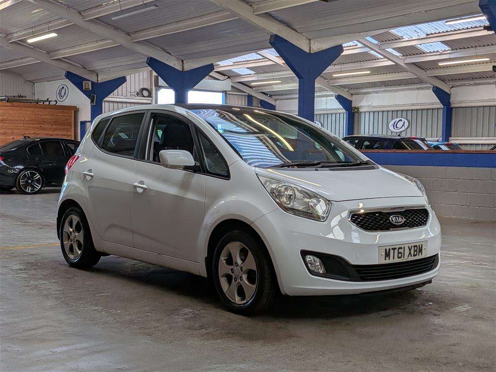 <p>2011 KIA VENGA 3 ECODYNAMICS CRDI</p>