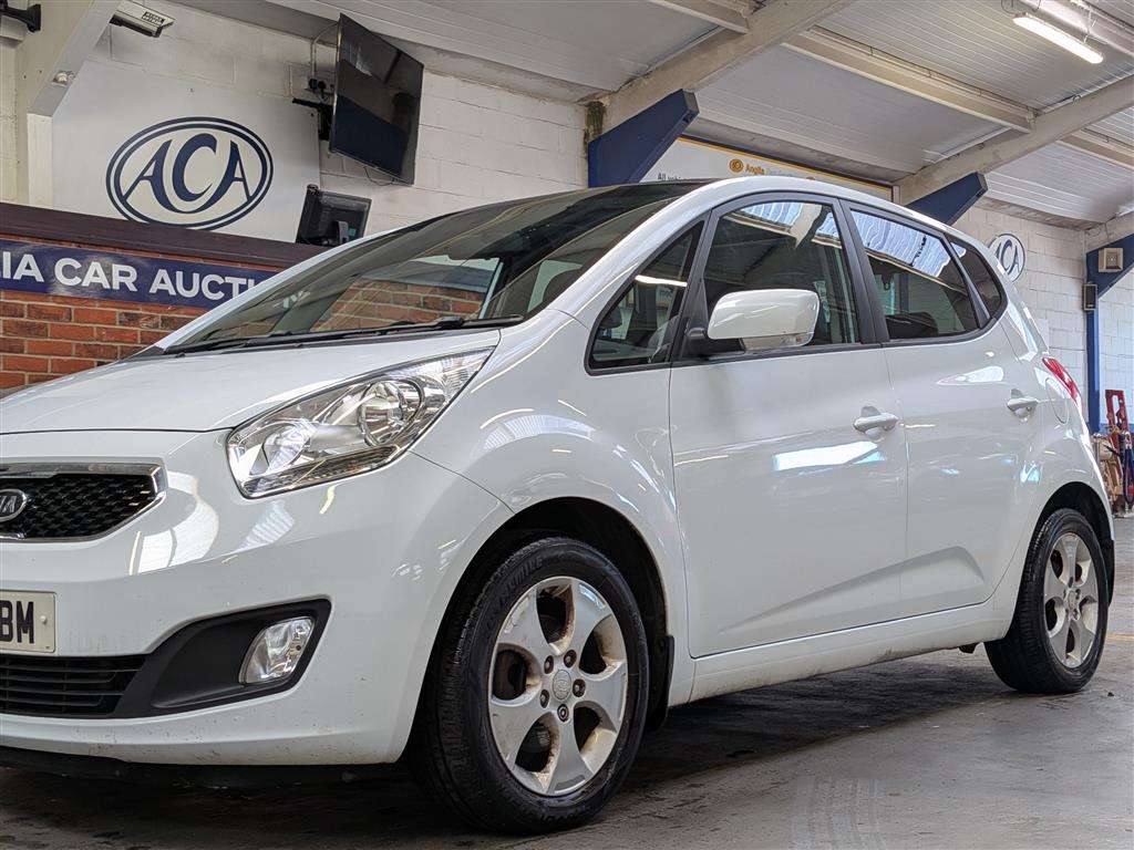 <p>2011 KIA VENGA 3 ECODYNAMICS CRDI</p>