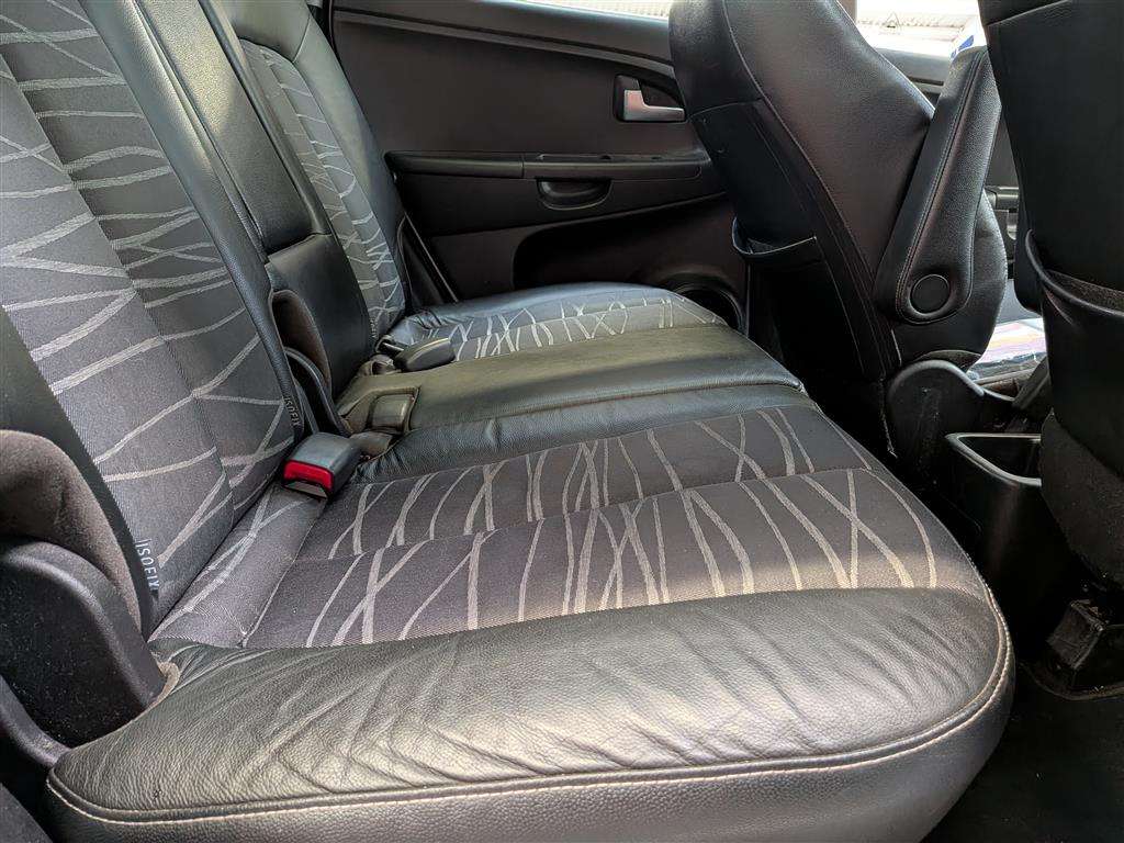 <p>2011 KIA VENGA 3 ECODYNAMICS CRDI</p>