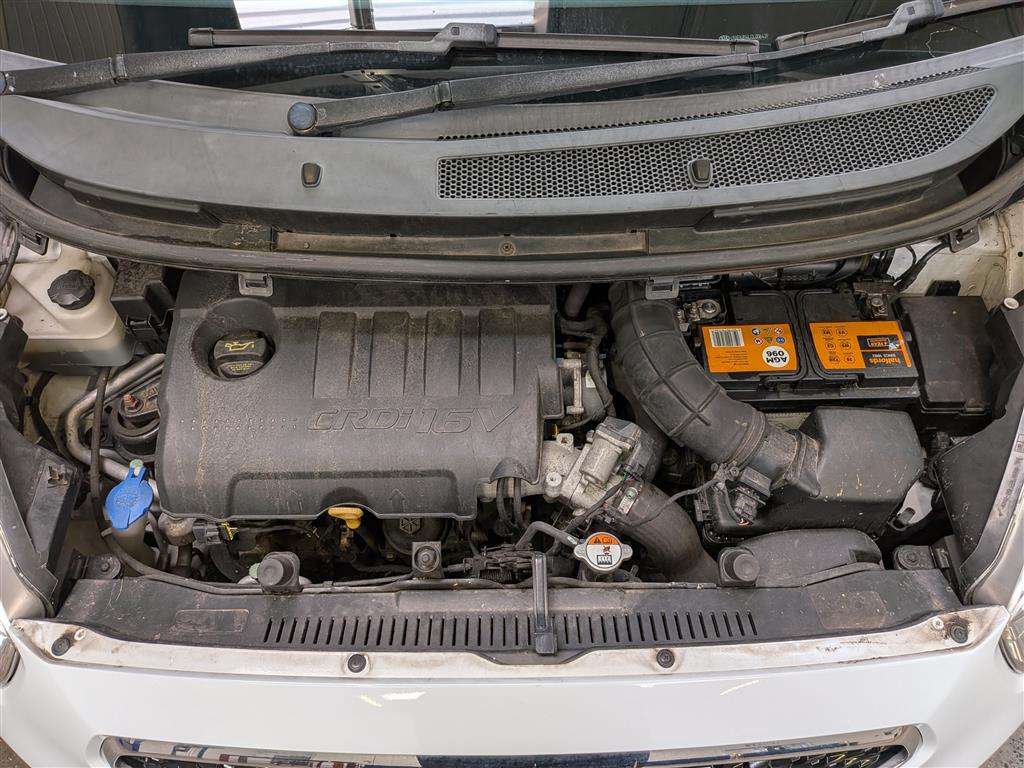 <p>2011 KIA VENGA 3 ECODYNAMICS CRDI</p>