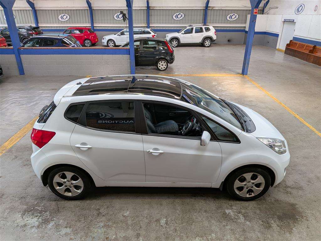 <p>2011 KIA VENGA 3 ECODYNAMICS CRDI</p>