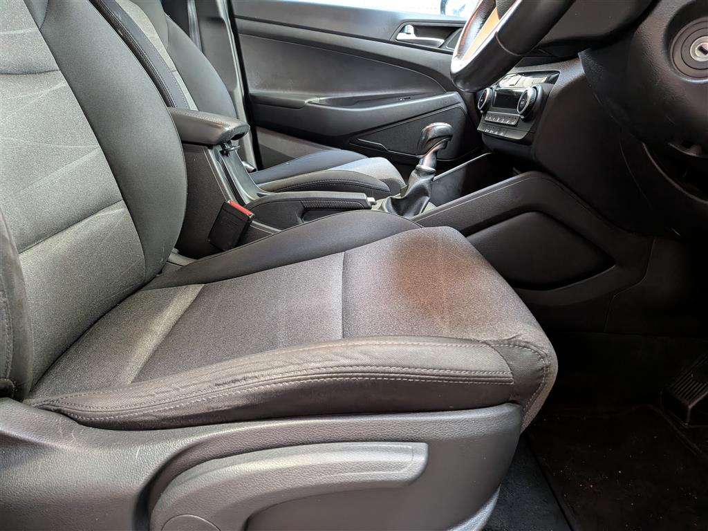 <p>2018 HYUNDAI TUCSON SE NAV GDI 2WD</p>
