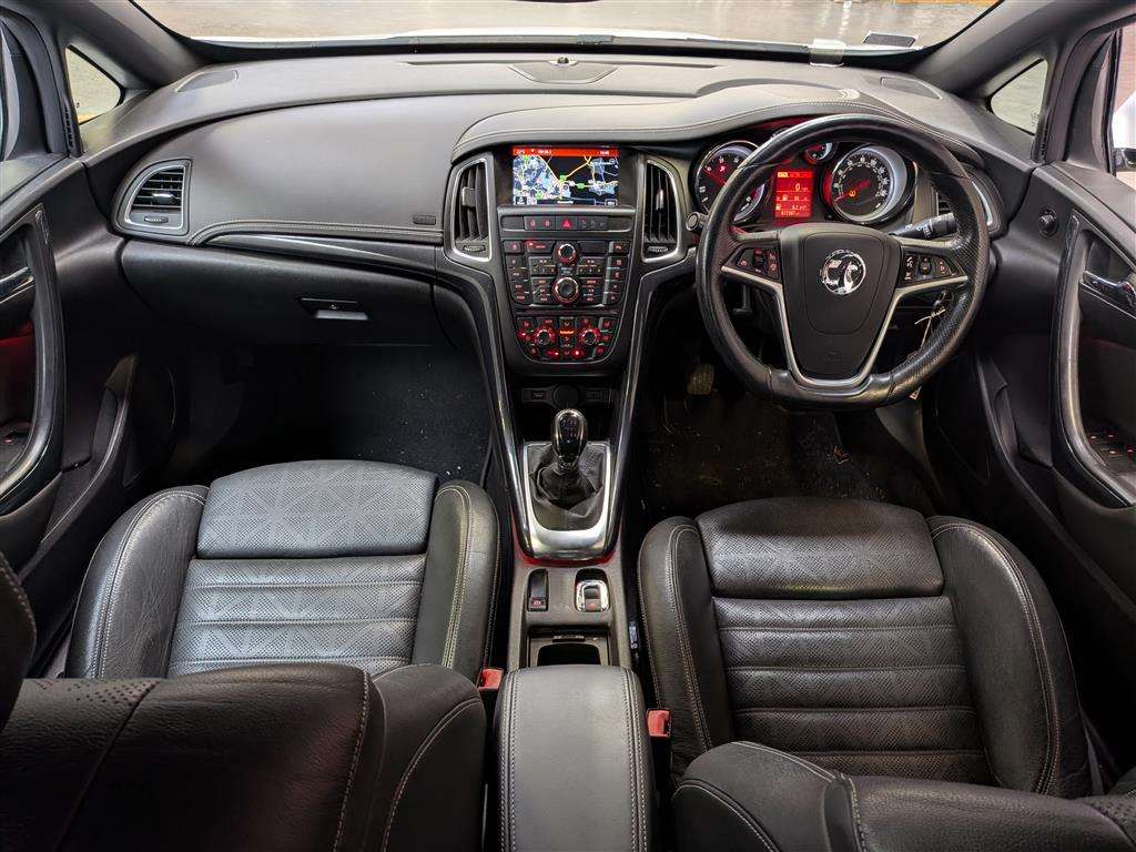 <p>2016 VAUXHALL CASCADA ELITE CDTI S/S</p>