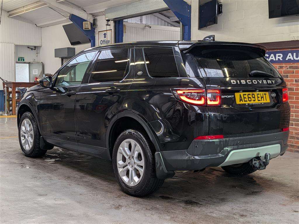 <p>2019 LAND ROVER DISCOVERY SPORT S D AUTO</p>