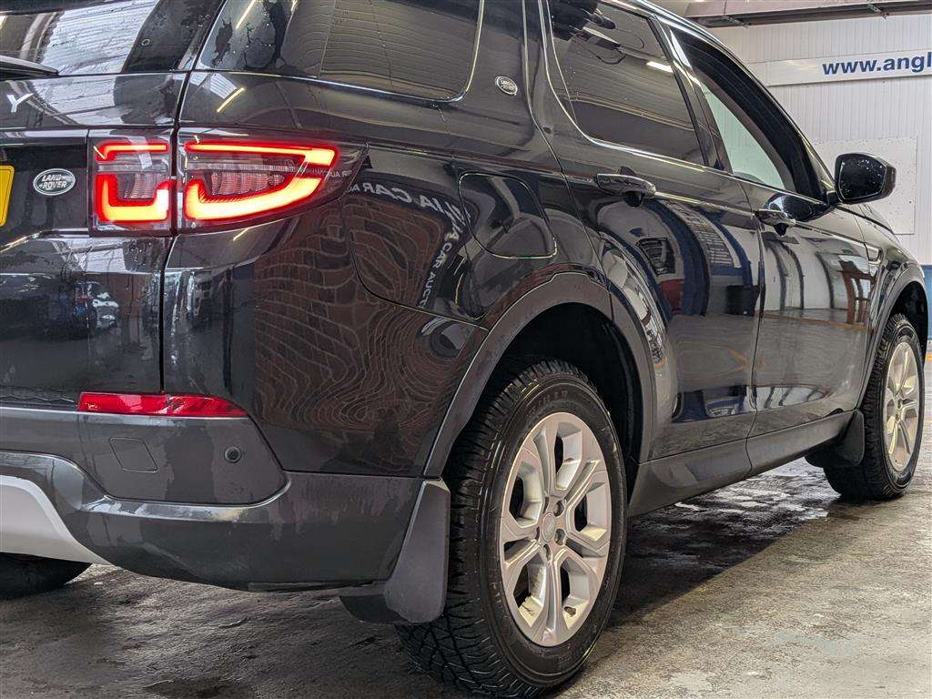 <p>2019 LAND ROVER DISCOVERY SPORT S D AUTO</p>