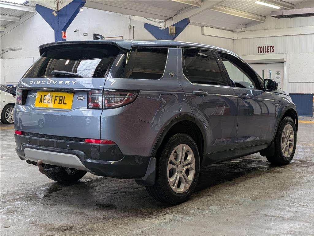 <p>2021 LAND ROVER DISCOVERY SPORT S D MHEV</p>