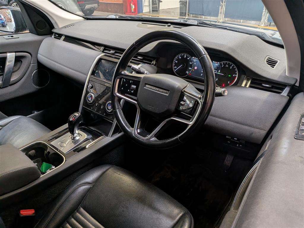 <p>2021 LAND ROVER DISCOVERY SPORT S D MHEV</p>