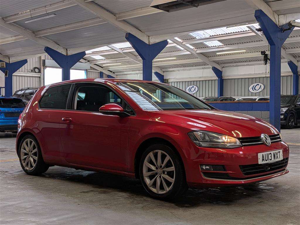 <p>2013 VOLKSWAGEN GOLF GT BLUEMOTION TECH T</p>