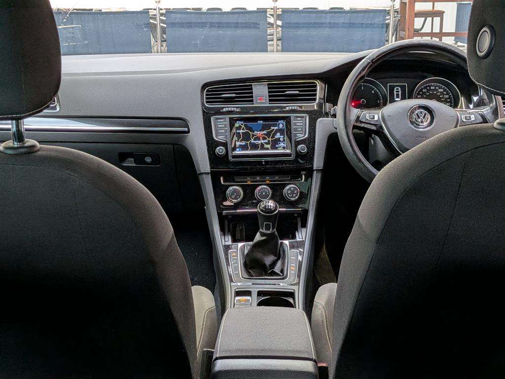 <p>2013 VOLKSWAGEN GOLF GT BLUEMOTION TECH T</p>