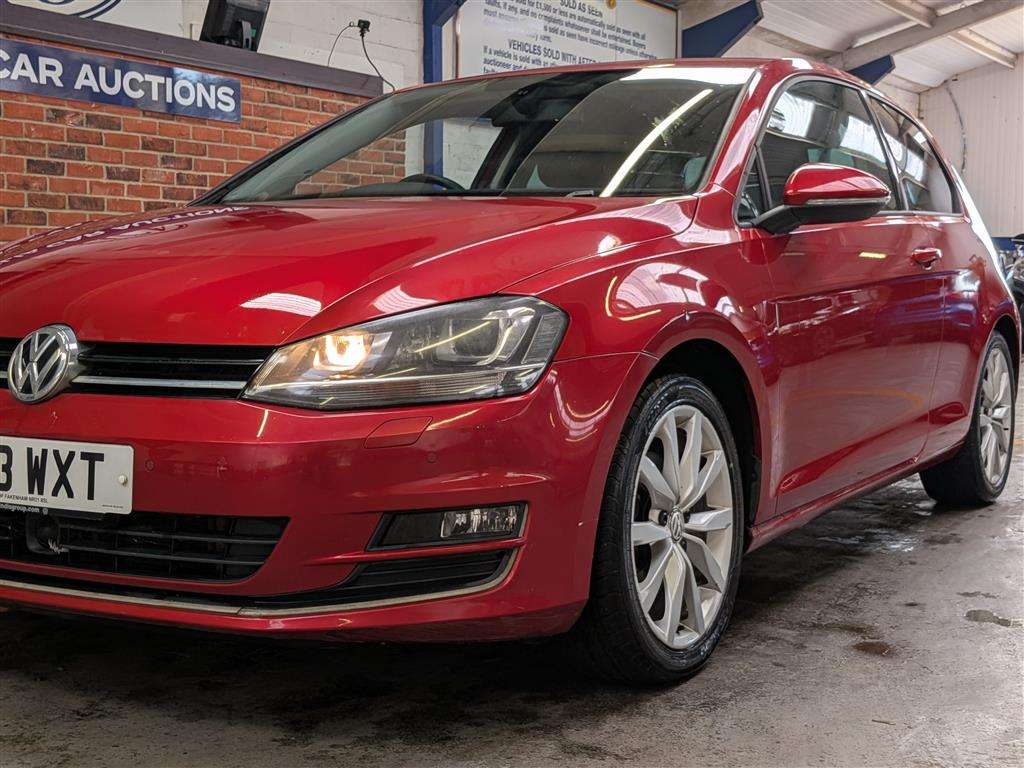 <p>2013 VOLKSWAGEN GOLF GT BLUEMOTION TECH T</p>