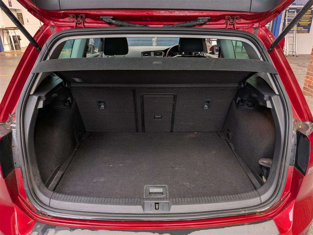 <p>2013 VOLKSWAGEN GOLF GT BLUEMOTION TECH T</p>
