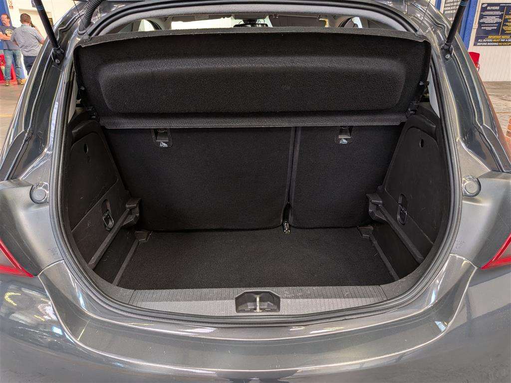 <p>2015 VAUXHALL CORSA SRI</p>