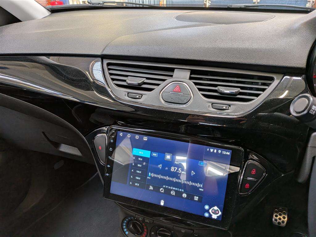 <p>2015 VAUXHALL CORSA SRI</p>