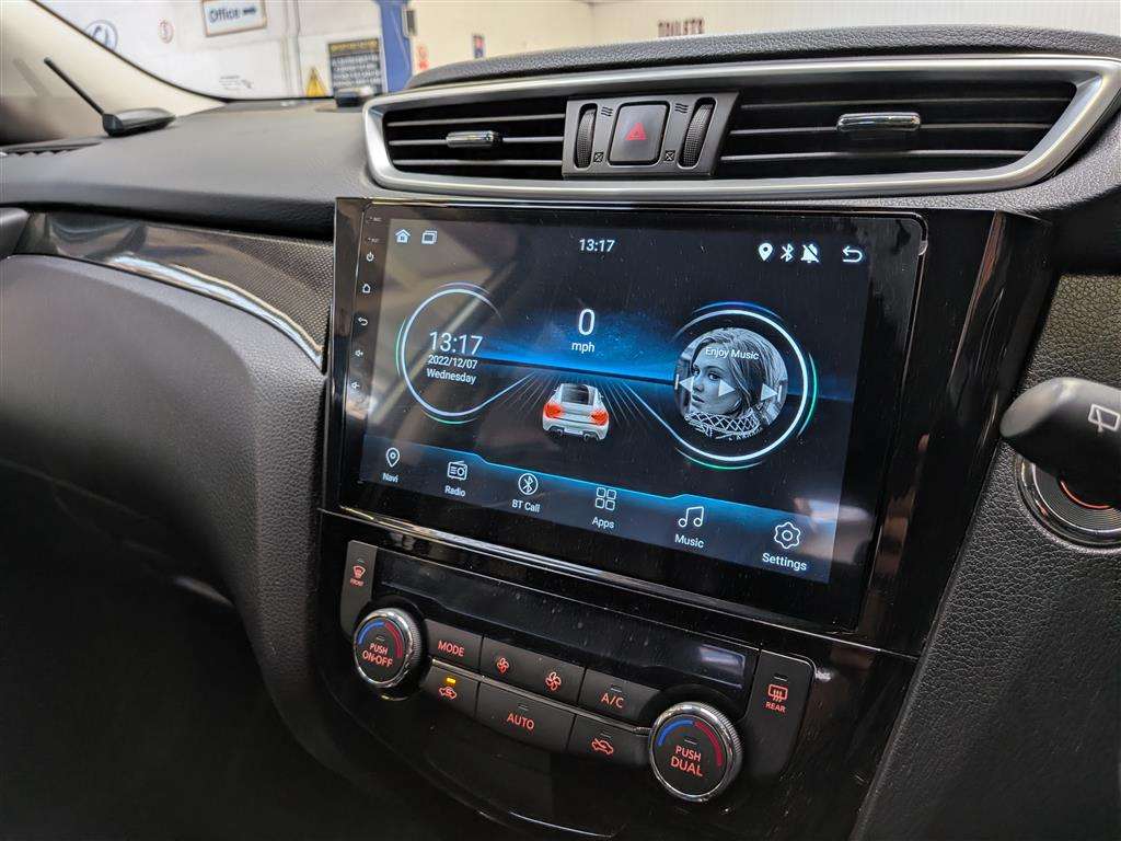 <p>2016 NISSAN X-TRAIL</p>