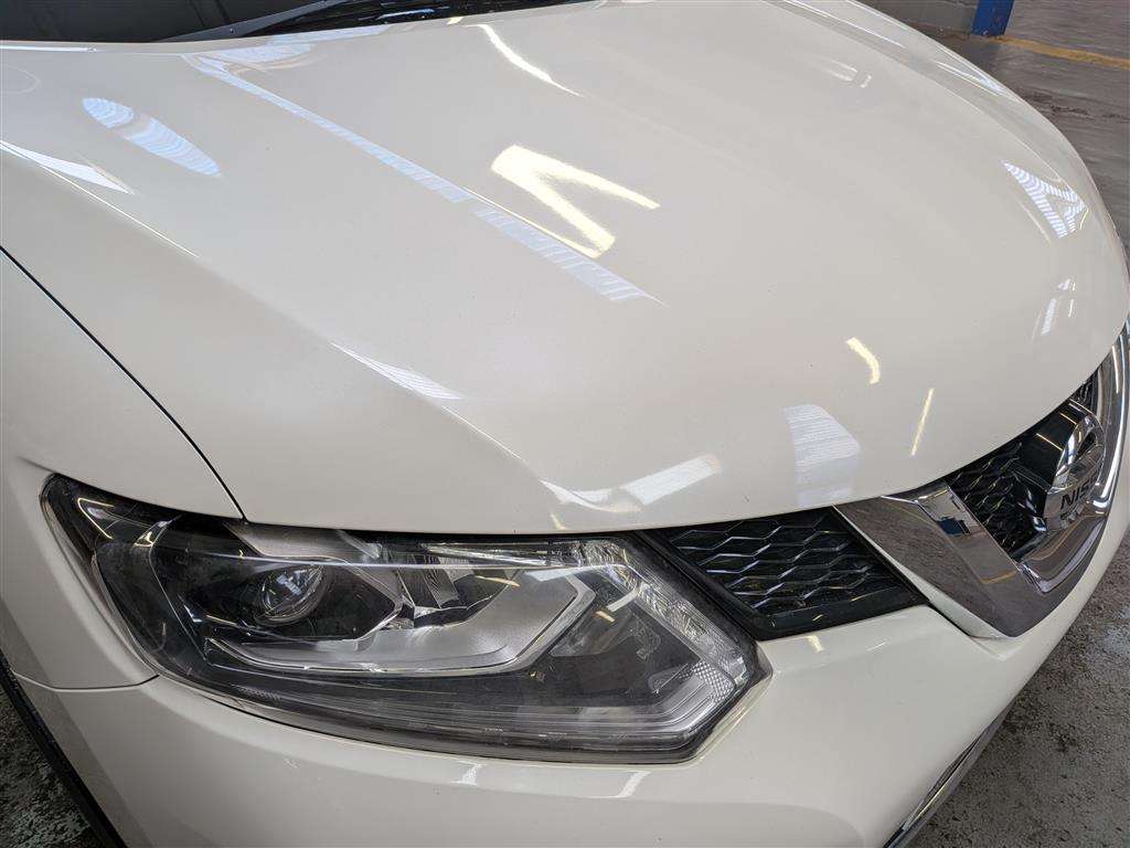 <p>2016 NISSAN X-TRAIL</p>