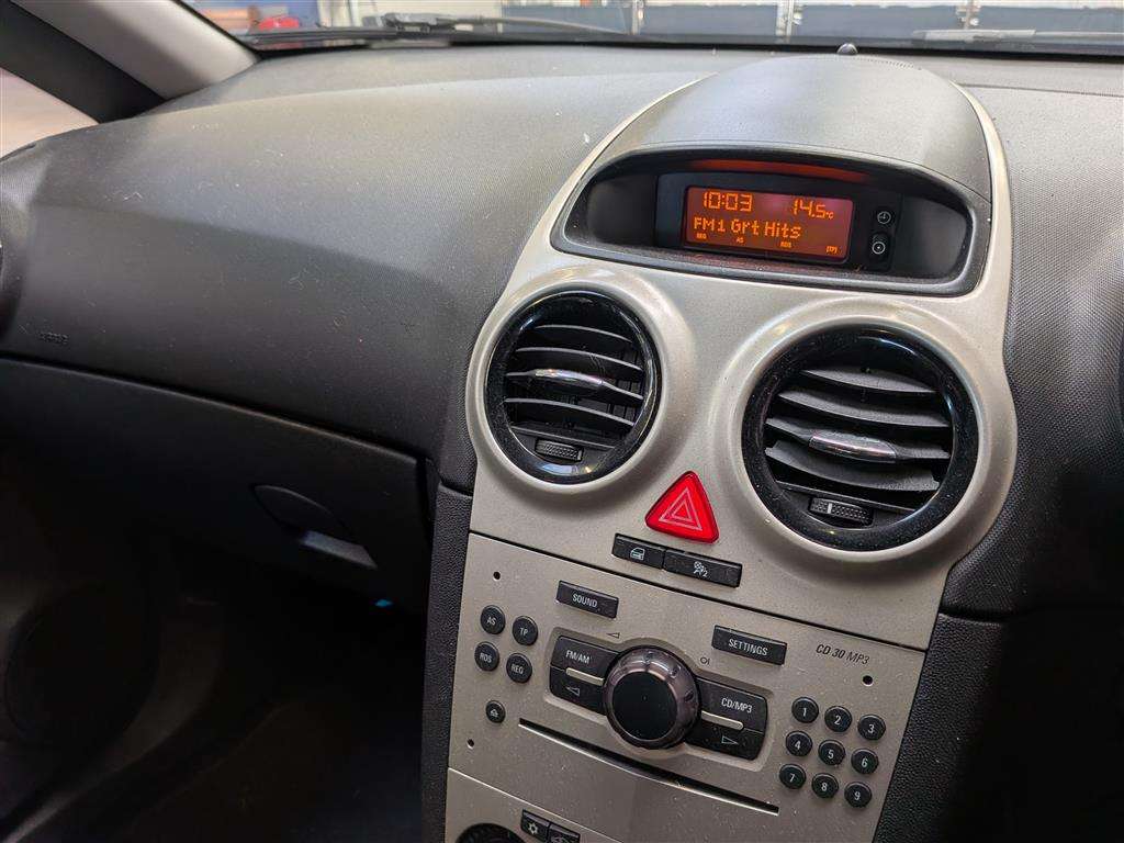 <p>2007 VAUXHALL CORSA CLUB A/C</p>