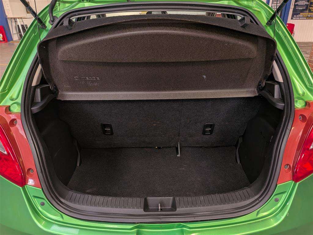 <p>2012 MAZDA 2 SPORT</p>