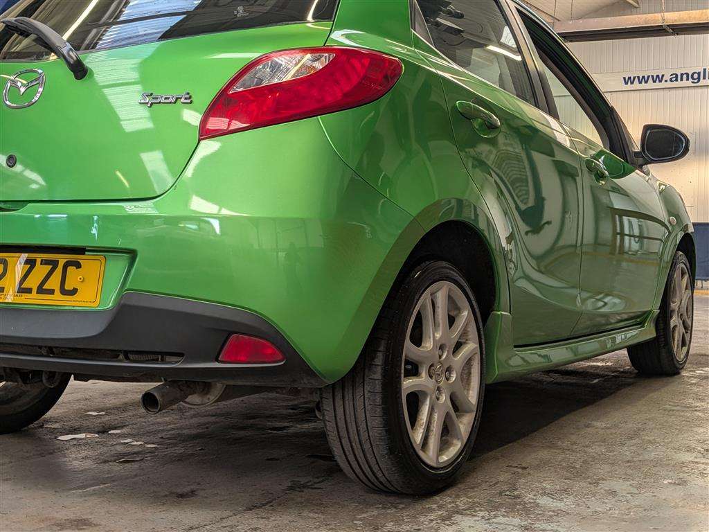 <p>2012 MAZDA 2 SPORT</p>