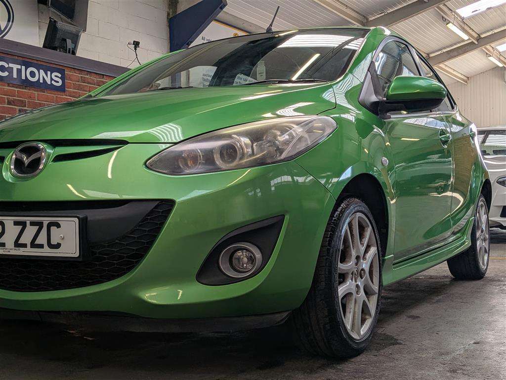 <p>2012 MAZDA 2 SPORT</p>