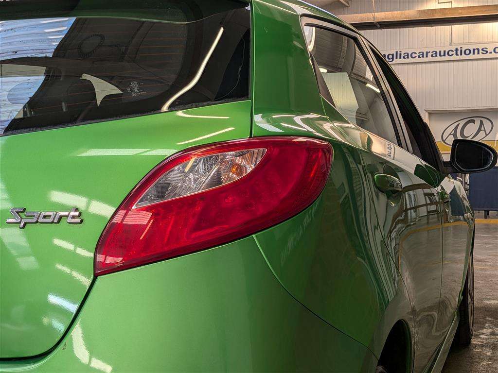 <p>2012 MAZDA 2 SPORT</p>