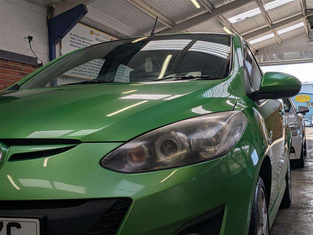 <p>2012 MAZDA 2 SPORT</p>