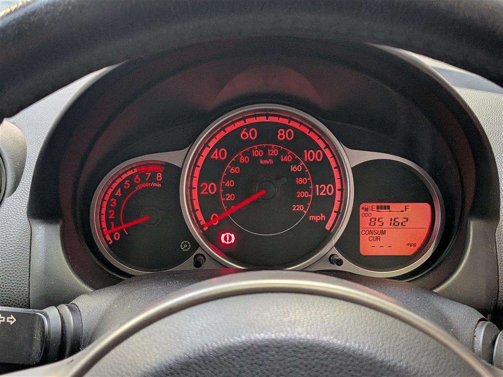 <p>2012 MAZDA 2 SPORT</p>
