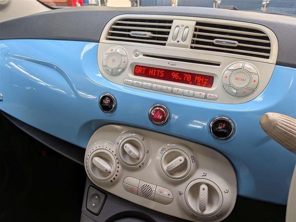 <p>2015 FIAT 500 COLOUR THERAPY</p>