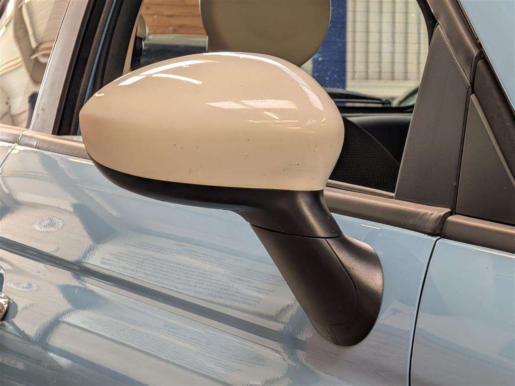 <p>2015 FIAT 500 COLOUR THERAPY</p>