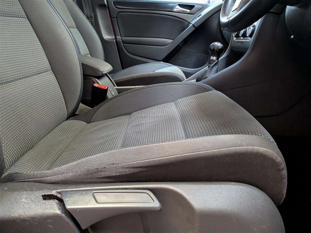 <p>2011 VOLKSWAGEN GOLF MATCH TDI</p>