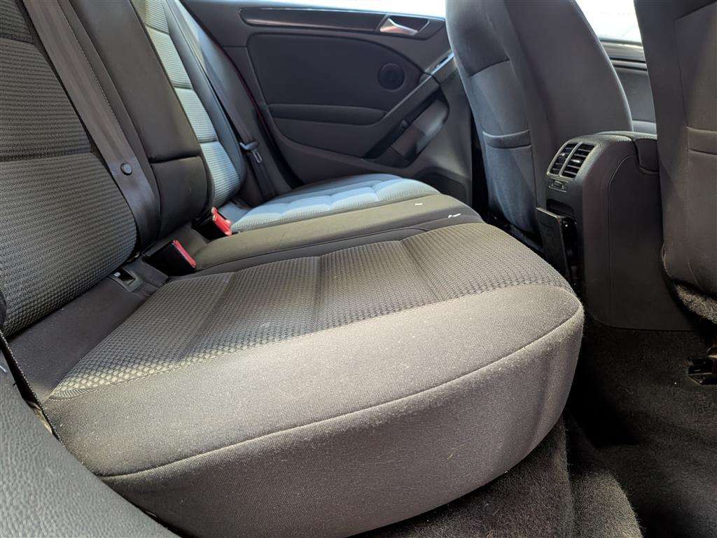<p>2011 VOLKSWAGEN GOLF MATCH TDI</p>