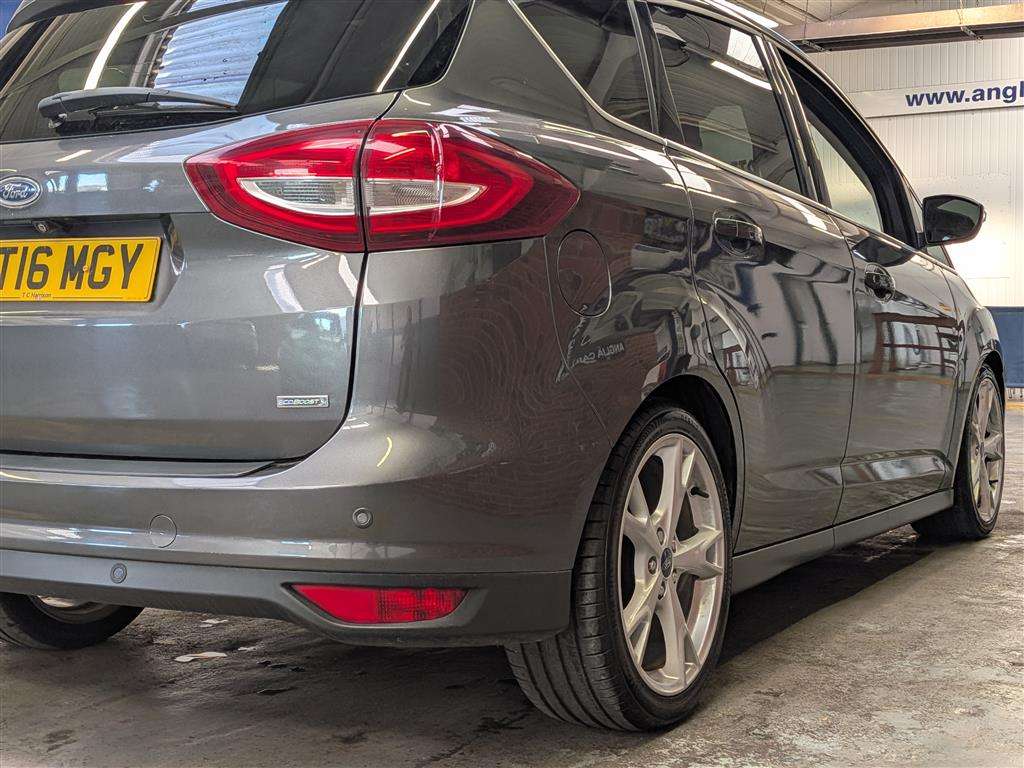 <p>2016 FORD C-MAX TITANIUM X TURBO</p>
