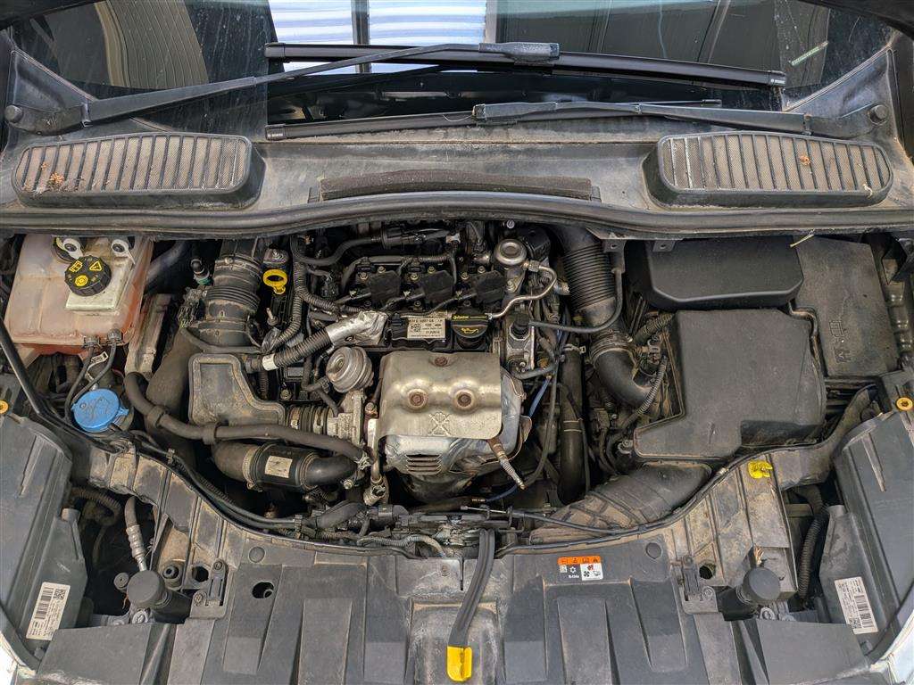 <p>2016 FORD C-MAX TITANIUM X TURBO</p>