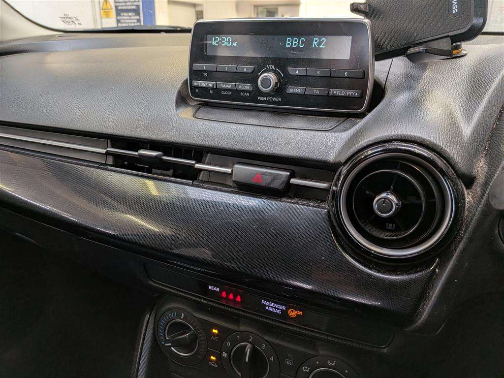 <p>2016 MAZDA 2 SE-L</p>