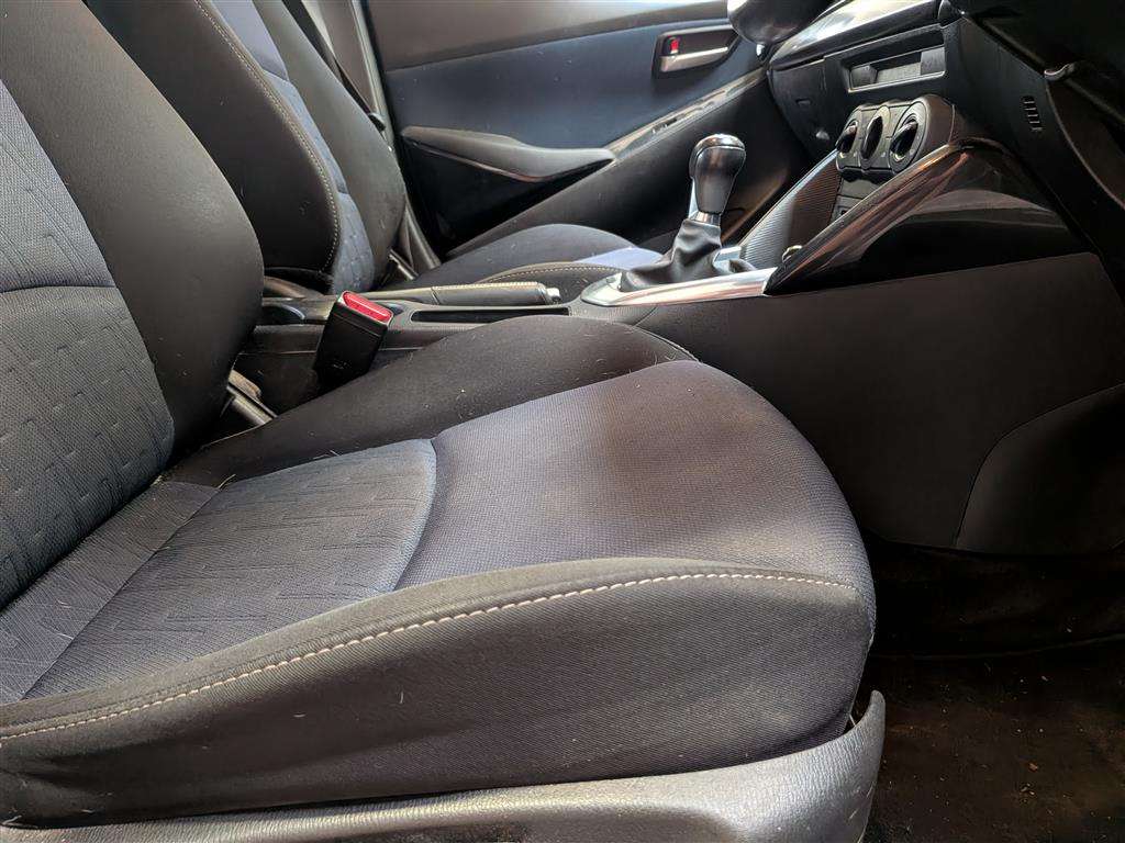 <p>2016 MAZDA 2 SE-L</p>