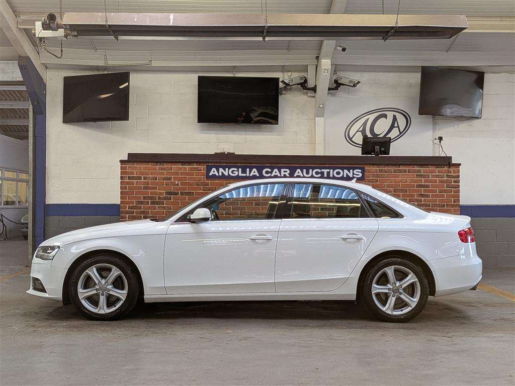 <p>2014 AUDI A4 ULTRA SE TECHNIK TDI</p>