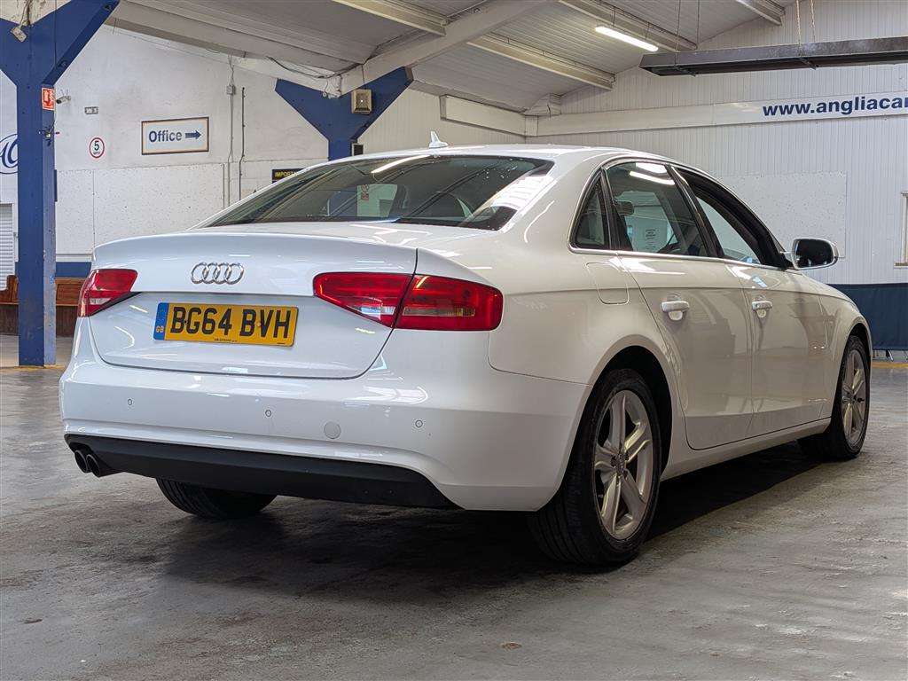 <p>2014 AUDI A4 ULTRA SE TECHNIK TDI</p>
