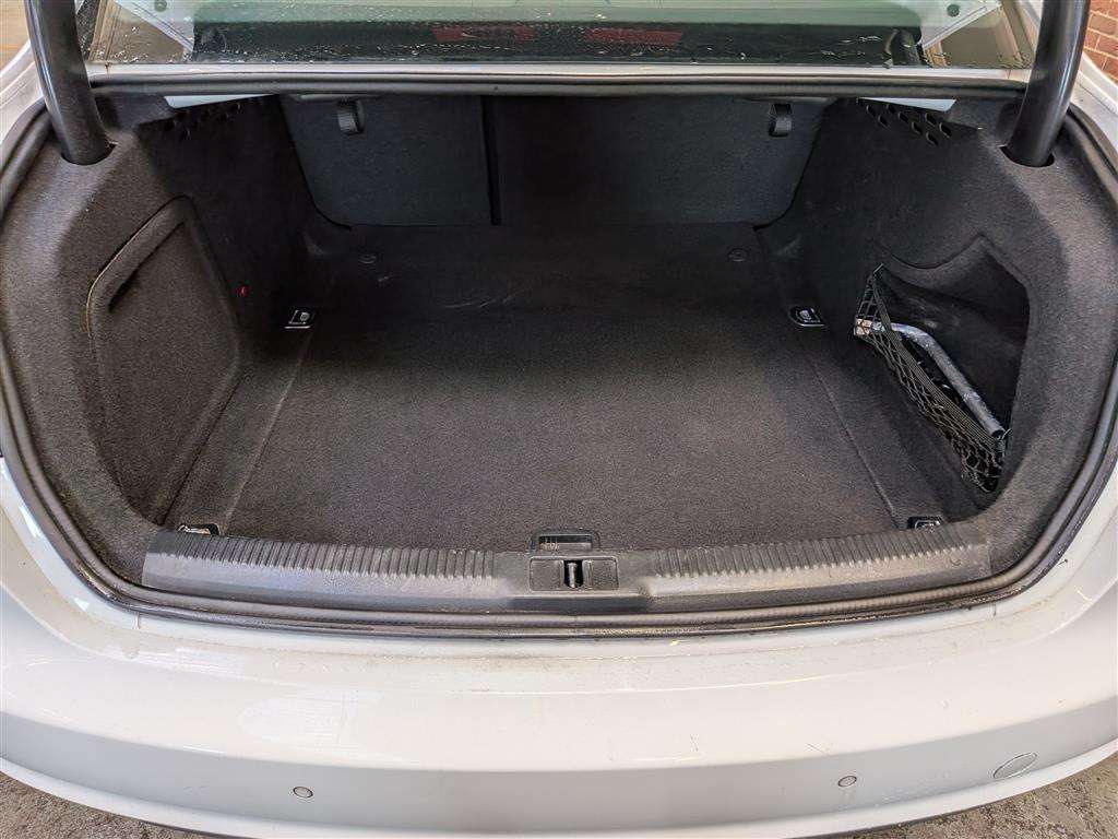 <p>2014 AUDI A4 ULTRA SE TECHNIK TDI</p>
