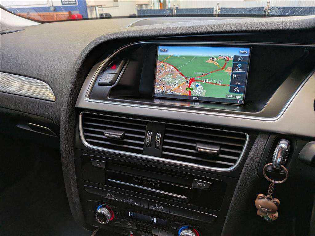 <p>2014 AUDI A4 ULTRA SE TECHNIK TDI</p>