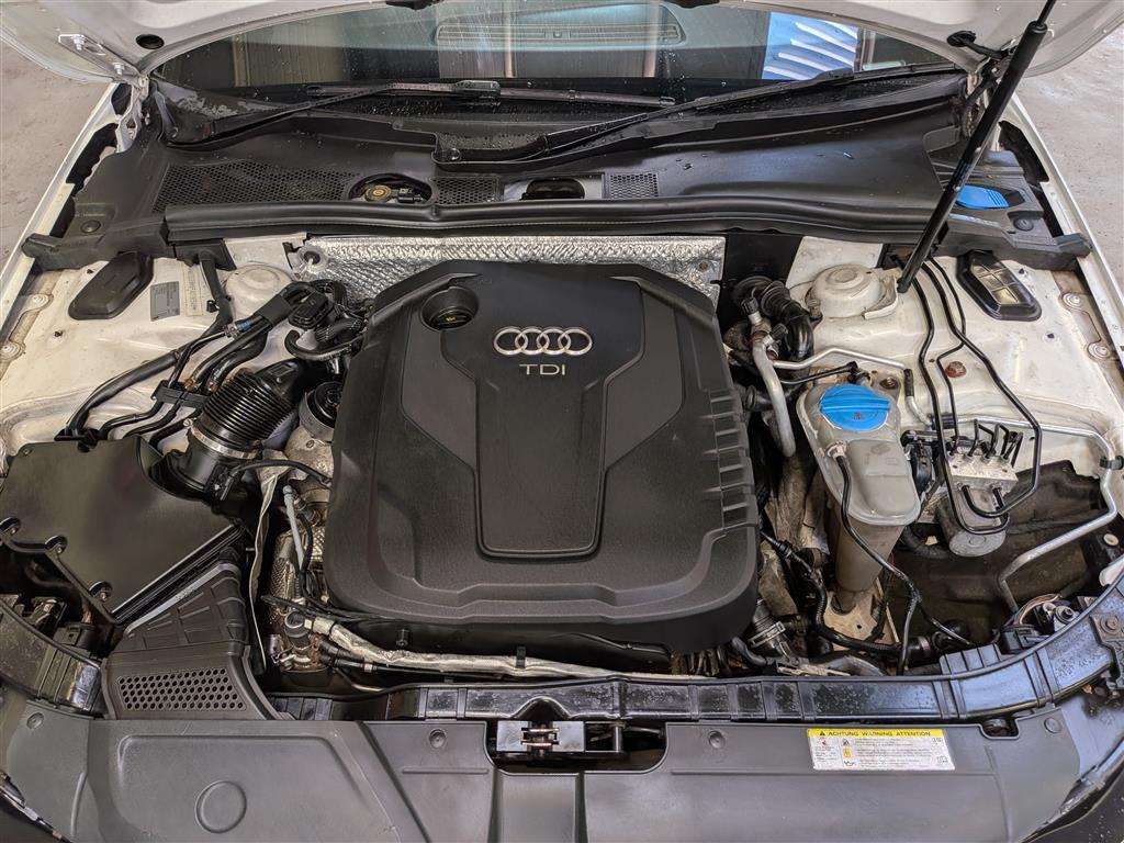 <p>2014 AUDI A4 ULTRA SE TECHNIK TDI</p>